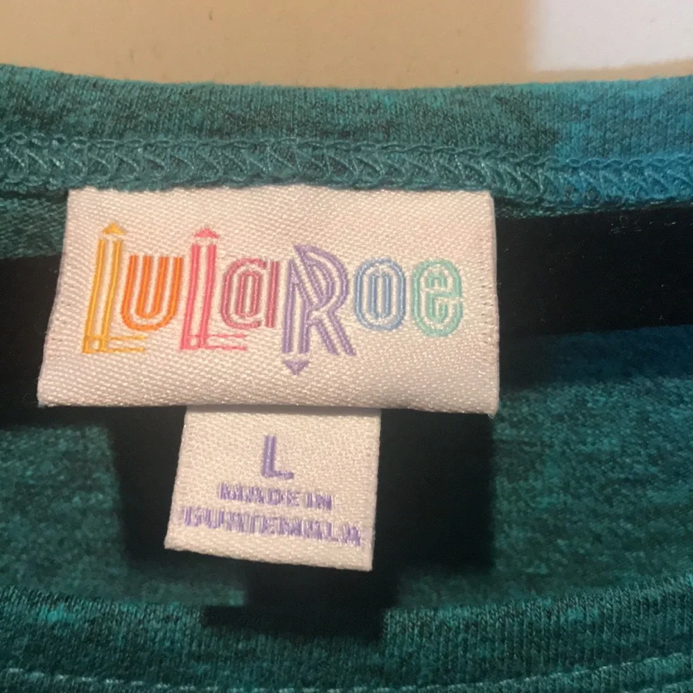 LuLaRoe Carly L - Picture 2 of 4